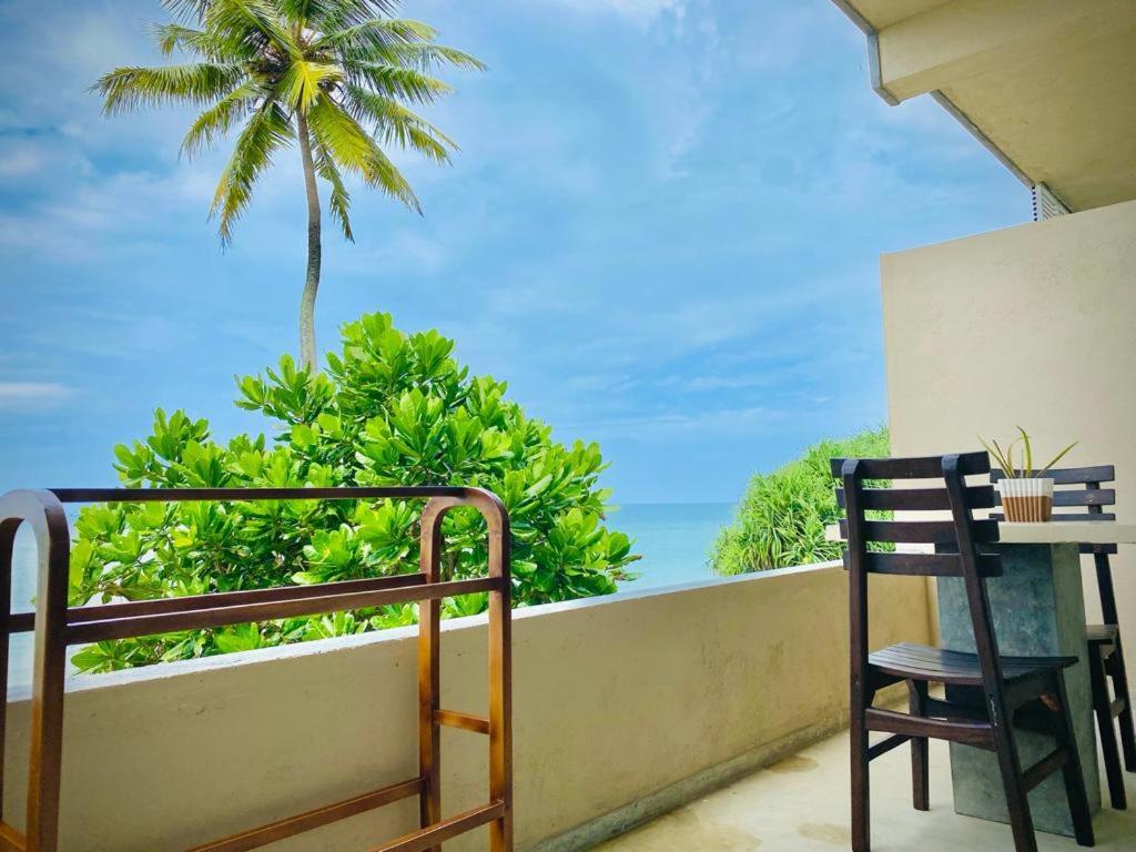 Sevenra Grand Beach Hotel أمبالانغودا المظهر الخارجي الصورة