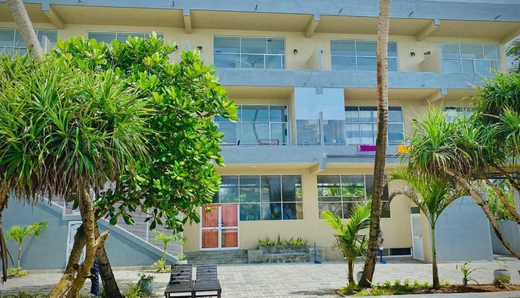 Sevenra Grand Beach Hotel أمبالانغودا المظهر الخارجي الصورة