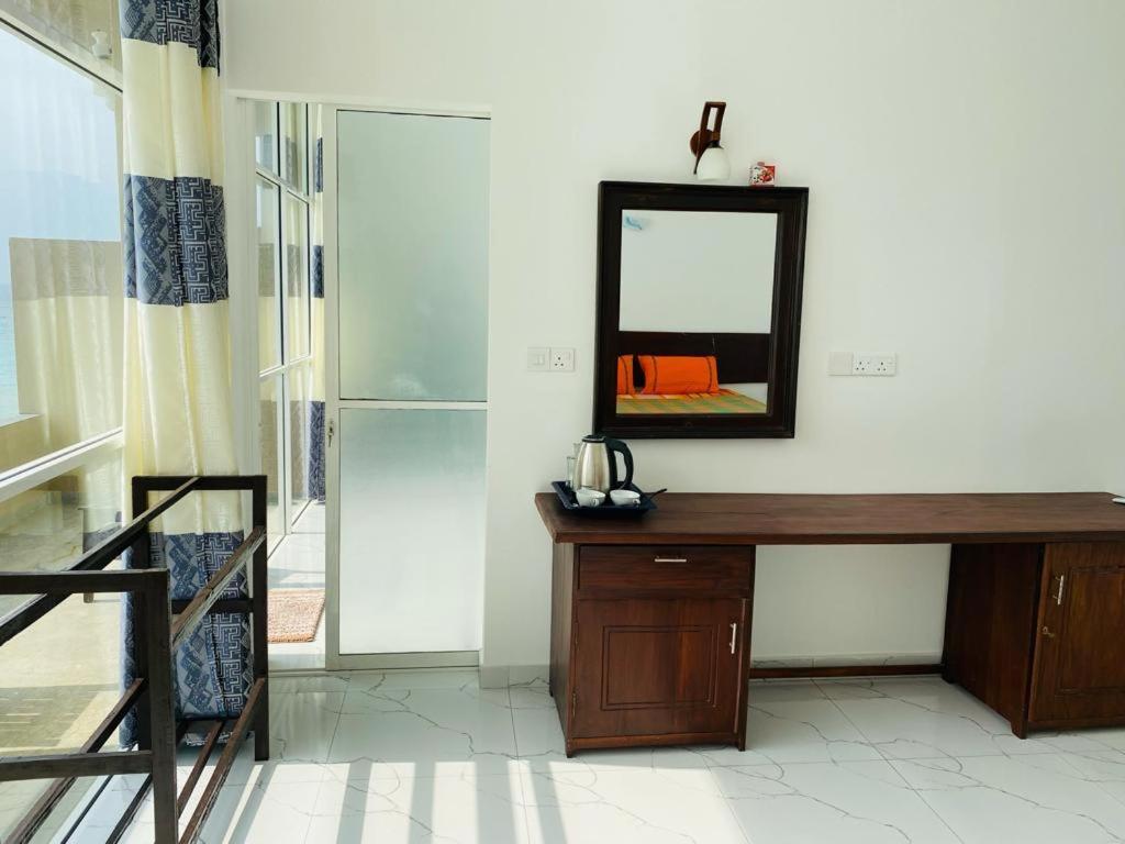 Sevenra Grand Beach Hotel أمبالانغودا المظهر الخارجي الصورة