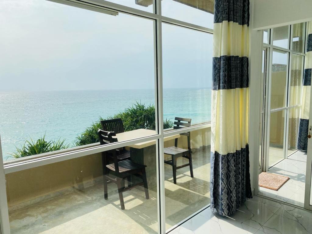 Sevenra Grand Beach Hotel أمبالانغودا المظهر الخارجي الصورة