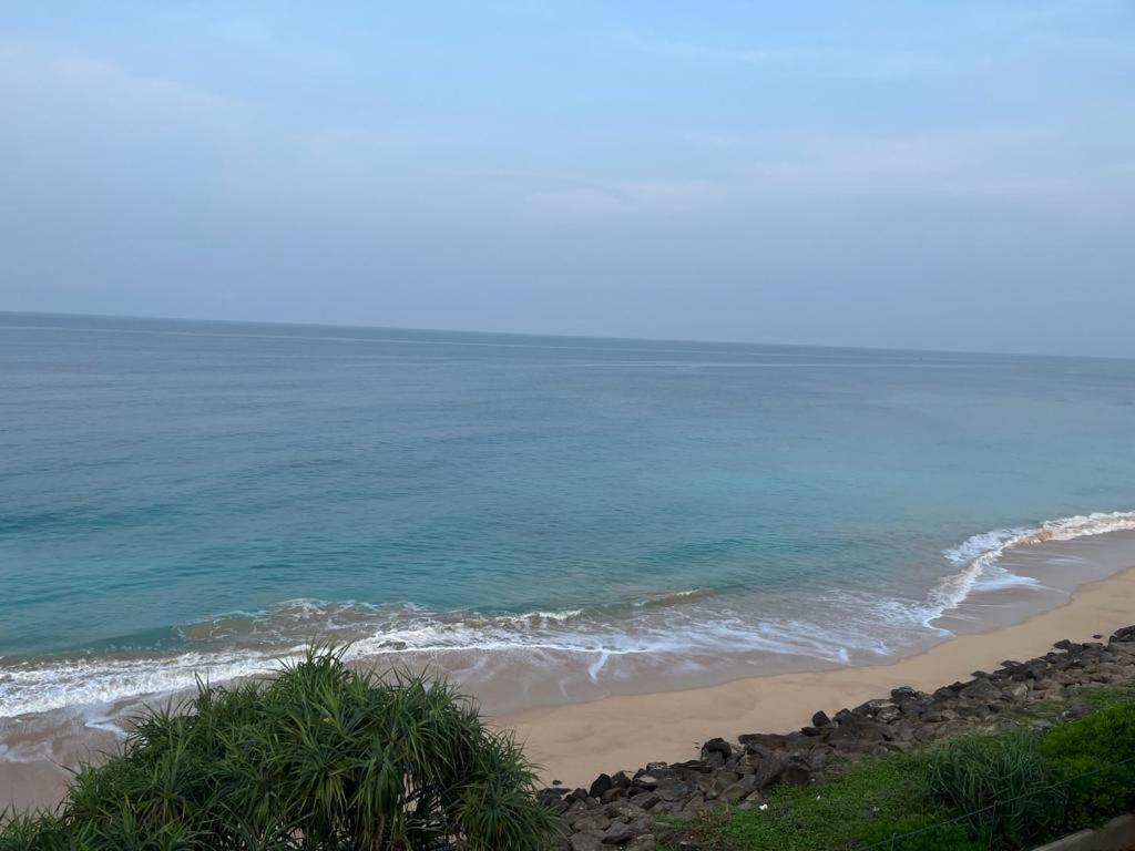 Sevenra Grand Beach Hotel أمبالانغودا المظهر الخارجي الصورة