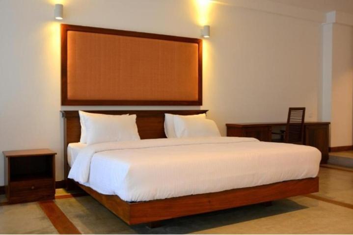 Sevenra Grand Beach Hotel أمبالانغودا المظهر الخارجي الصورة